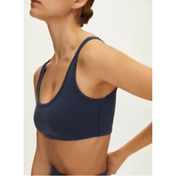 Aritzia Other - ARITZIA NAVY TNALIFE BRA